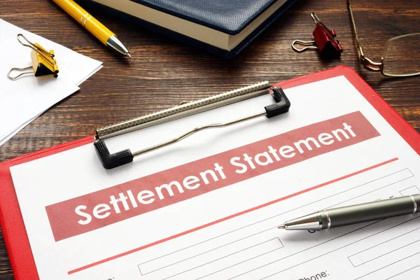 Settlement statement empty form with grey pen. — Stock Photo, Image