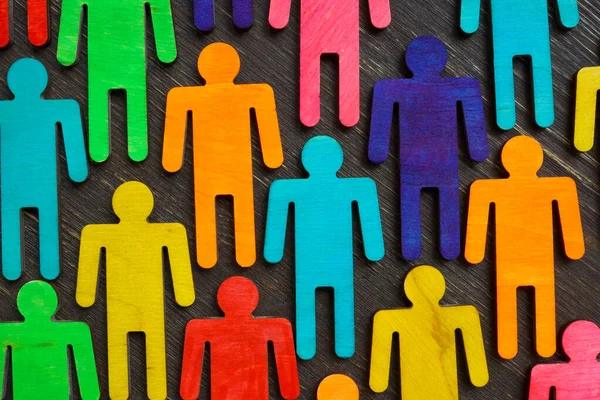 Figure con colori diversi come simbolo di inclusione e diversità. — Foto Stock