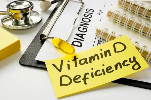 Diagnóstico de deficiencia de vitamina D con forma médica vacía. —  Fotos de Stock