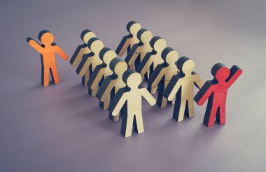 Lider yöneticiye karşı şirket yönetiminin iki farklı kavramı.