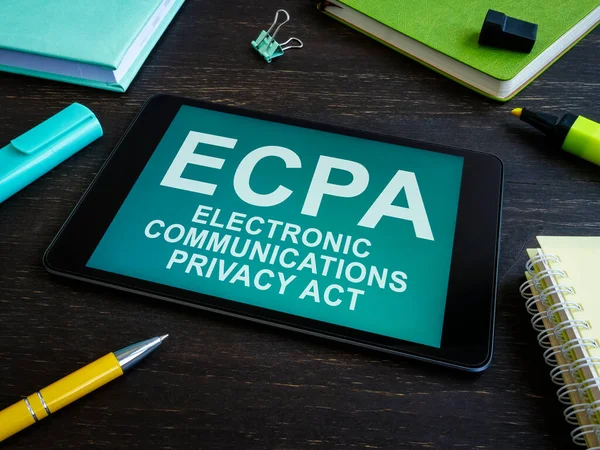 Tableta con acto de privacidad de comunicaciones electrónicas ECPA. — Foto de Stock