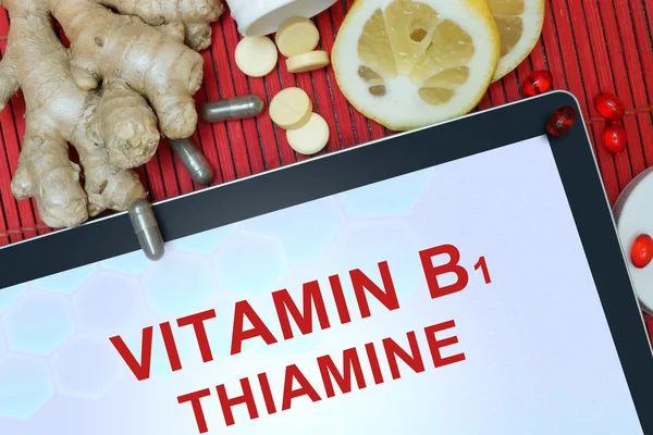 Tablette mit Wörtern Thiamin (Vitamin B1)) — Stockfoto