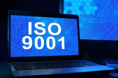 Bilgisayar kelime ISO 9001 ile.