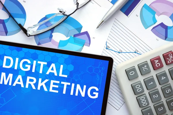 Tableta con Marketing Digital . —  Fotos de Stock