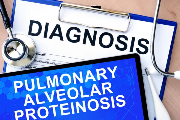 Formulier met diagnose en tablet met pulmonale alveolaire proteinosis — Stockfoto