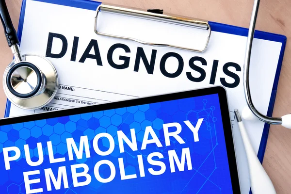 Forma con diagnóstico y tableta con embolia pulmonar — Foto de Stock