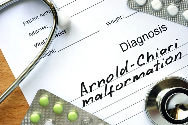 Forma diagnóstica com diagnóstico Malformação de Arnold-Chiari e pílulas . — Fotografia de Stock