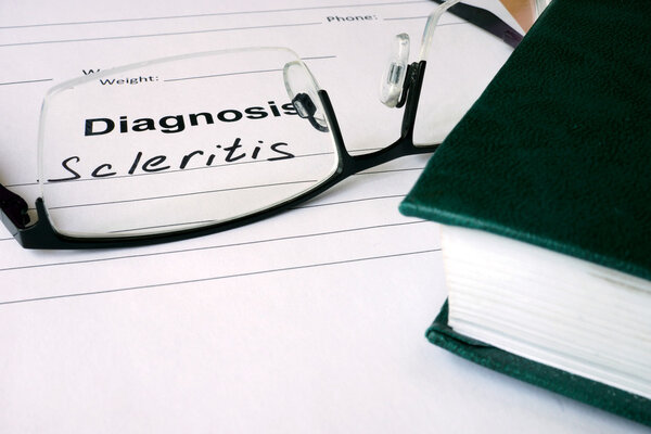 Diagnosis list with Scleritis and glasses.