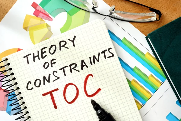 Teoría de las Palabras de Restricciones TOC en el bloc de notas y gráficos . — Foto de Stock