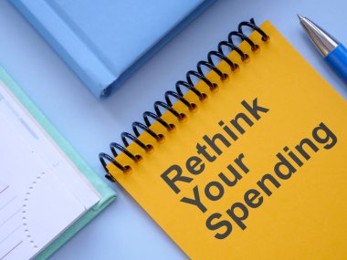 Harcama notunu tekrar düşün. Mali farkındalık ve bütçe denetimi.