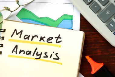 Piyasa analiz kavramı. Masanın üstünde not etmek.