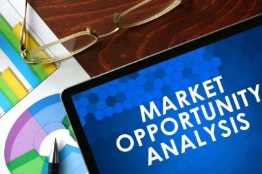 Piyasa fırsat analizi bir tablo ile tablet.
