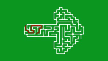 Yeşil ekran arka planında çözüm yolu olan ok şekilli labirent