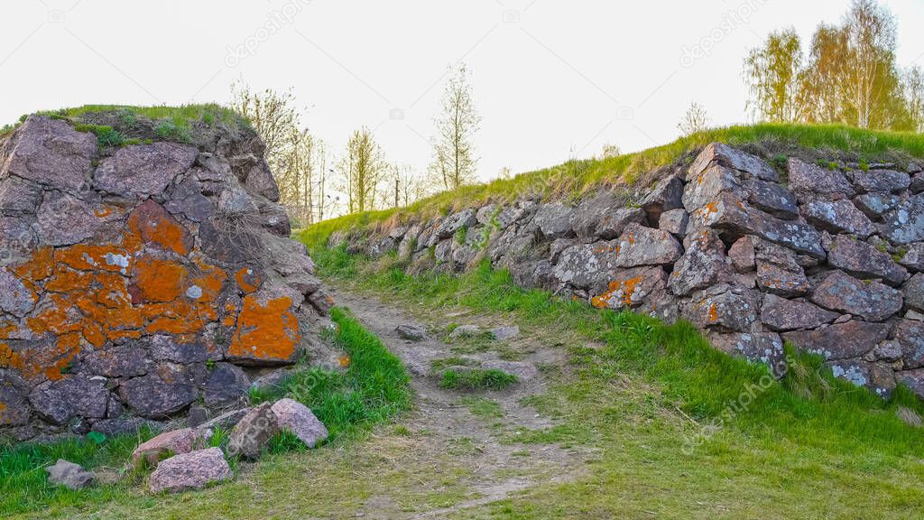Annenskie fortifications are a rare monument of Russian defensive architecture of the post-Petrine period, the most significant building of the mid-18th century in Vyborg. Also called Annenkron in honor of Empress Anna Ioannovna.