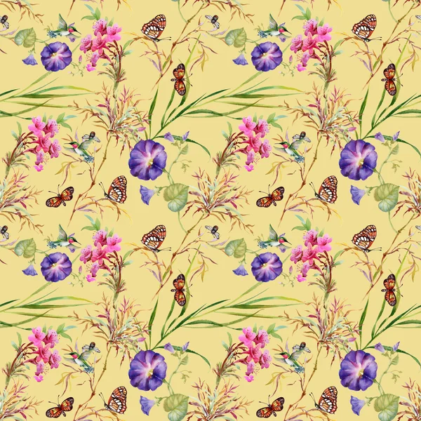 Blommande binda ogräs knoppar och fjärilar — Stockfoto