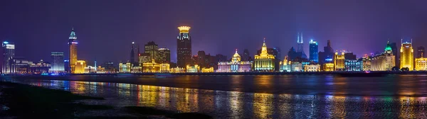 Magnifique bund shanghai la nuit, en Chine — Photo