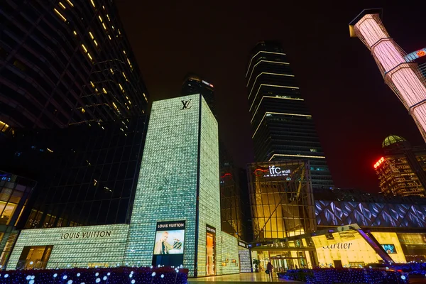 Exterior of a Louis Vuitton store in Nanjing road Shanghai — Stock Photo, Image