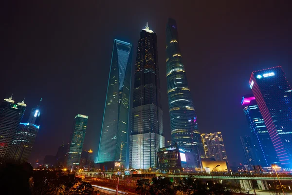 Shanghai bij nacht — Stockfoto