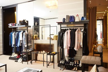 Kiev, Ukrayna - 12 Nisan 2016: Chanel perakende mağaza iç.