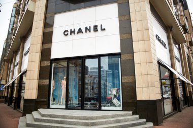 Kiev, Ukrayna - 12 Nisan 2016: Chanel perakende mağaza dış.