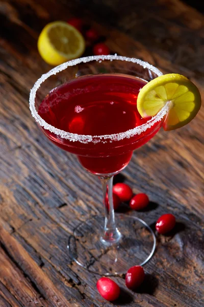 Cosmopolitan cocktail top on bar — Stock Photo, Image