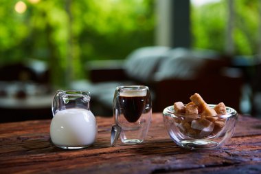 Bir fincan espresso kahve.