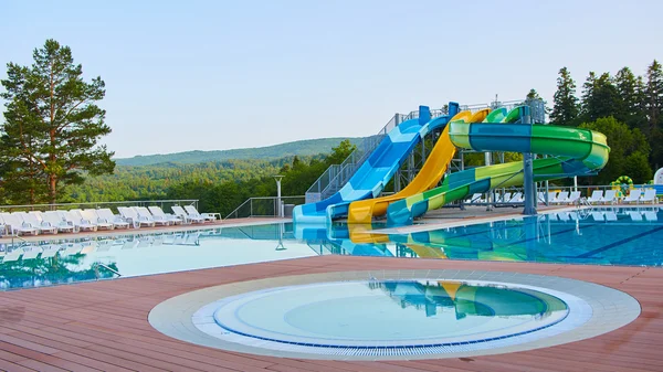 아름 다운 공원 수영장 — 스톡 사진