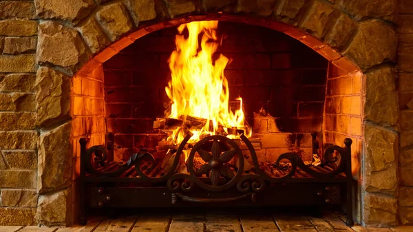 Burning fireplace. Fireplace as a piece of furniture — Stock Photo, Image