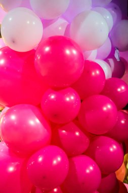 Muhteşem renkler gösteren balonlar. Balonların arka planı.