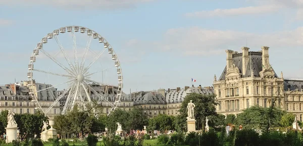France, Paris - June 17, 2011: Jardin de Tuileries — Stock Photo, Image