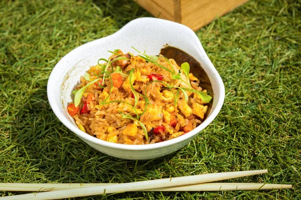 Fried rice with seafood in Japanese style — Stock Photo, Image