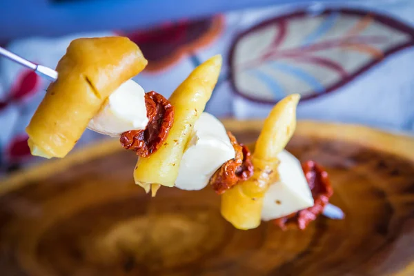 Sobremesa. Pêssego, melão e queijo — Fotografia de Stock