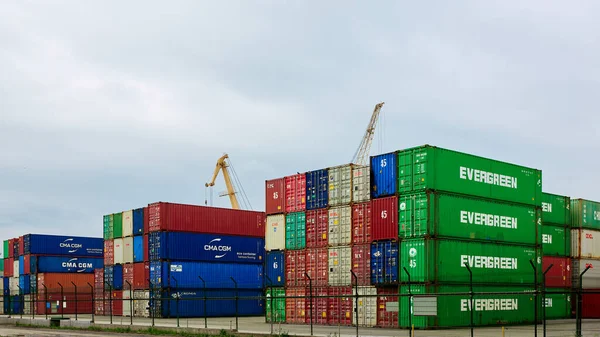 Odessa, Ukraine - May 19, 2021: Freight containers in the port terminal. Containers labeled Evergreen in the foreground. — Stock Photo, Image