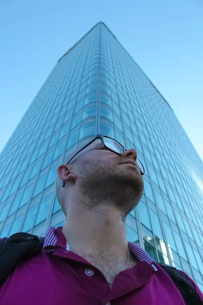 Man lopen op de la Défense, — Stockfoto