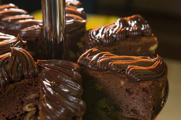 Köstlicher Kuchen aus dunkler Schokolade — Stockfoto