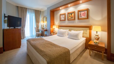 iç tasarım. büyük modern yatak odası