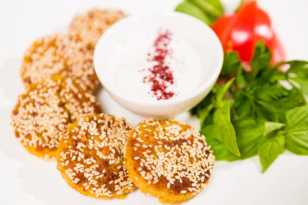 Middle East cuisine. a plate of delicious falafels — Stock Photo, Image