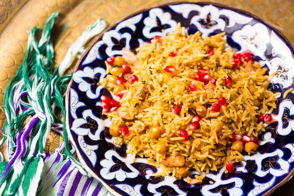 Oriental shah pilaf, pilaw, plov, arroz con carne — Foto de Stock