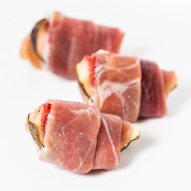 Prosciutto incir dilimleri