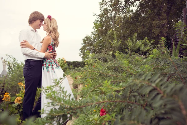 Beautiful wedding couple — Stock Photo, Image