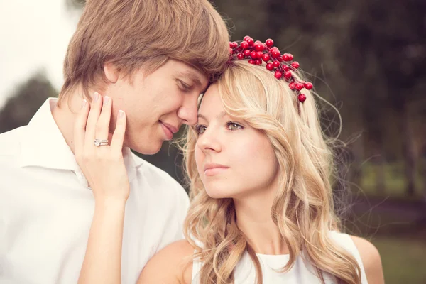 Beautiful wedding couple — Stock Photo, Image