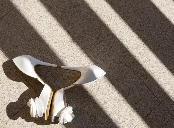 White wedding shoes. Close up — Stock Photo, Image