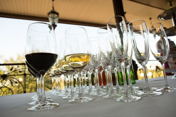 Glasses of wine at the bar — Stock Photo, Image