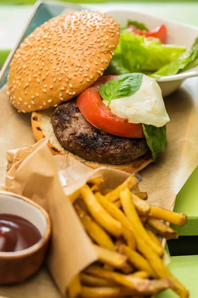 Heerlijk hamburger — Stockfoto