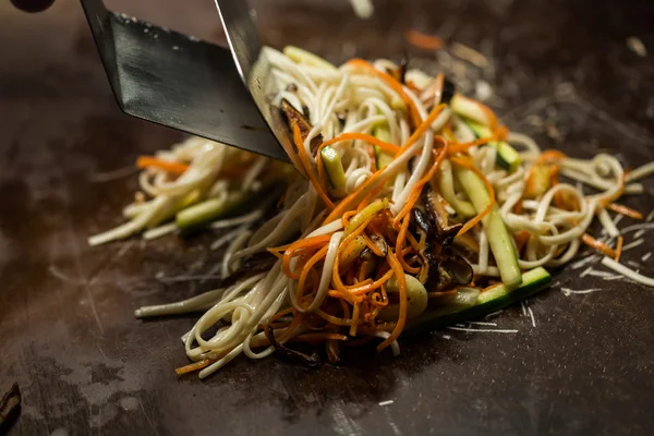 Gebakken noodle. — Stockfoto