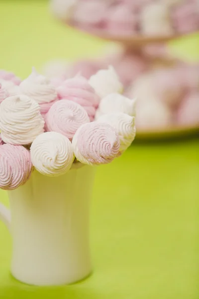 Zelfgemaakte roze en witte marshmallow — Stockfoto