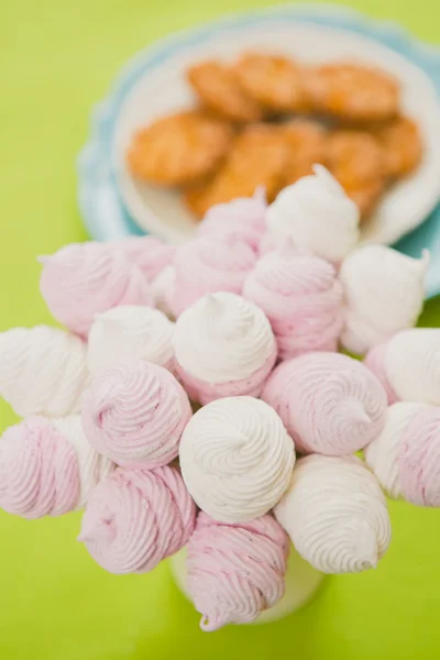 Zelfgemaakte roze en witte marshmallow — Stockfoto
