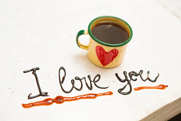 Me encanta la taza de café y la escritura. Te quiero. Te quiero. Creativo —  Fotos de Stock