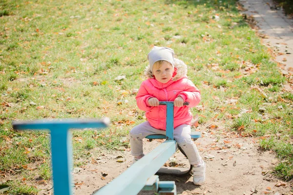 Attractive little girl on outdoor — Stock Photo, Image