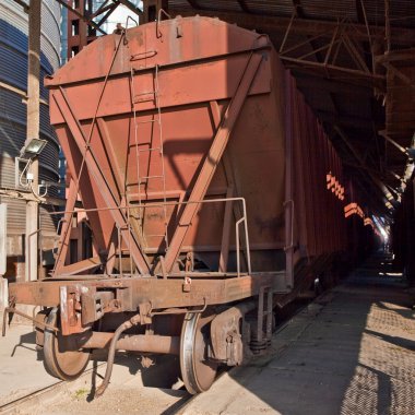 Yük treni hopper arabalı.